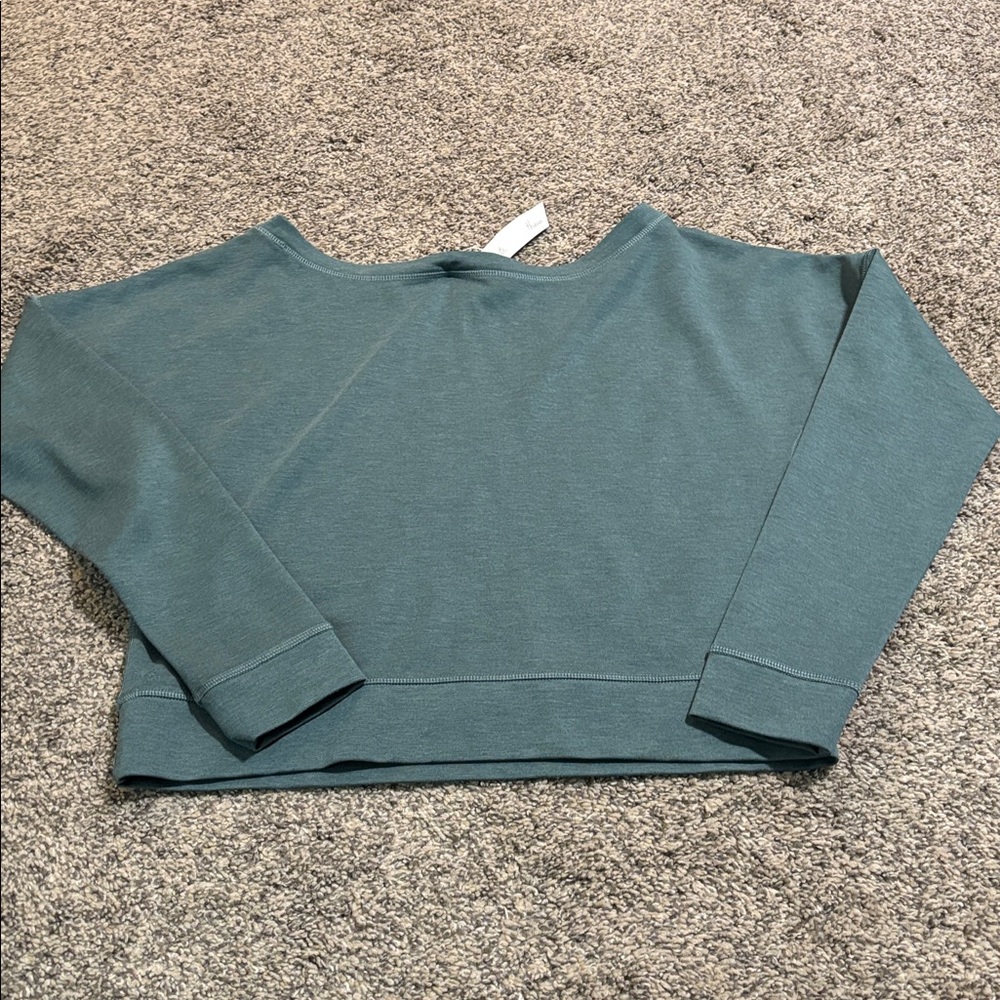 Travis Mathew l Crew Neck Top size small NWT - Picture 6 of 6
